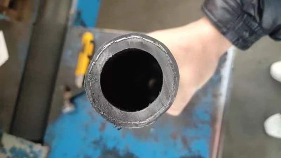 Capacidad de la manguera de aceite de caucho Material de trabajo pesado manguera de succión y descarga para su